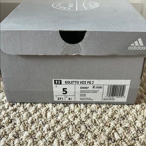 Adidas Goletto VIII FG J in Black and White brand new- girls size 5